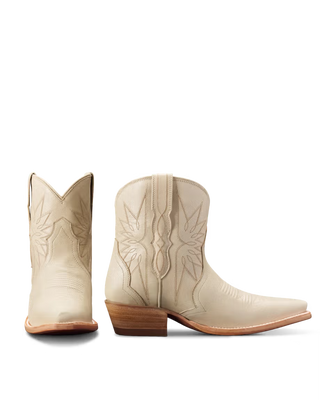 The Lynn, Cream