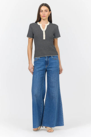 Neya, Black/Cream