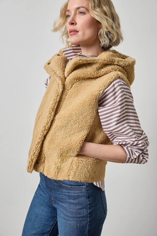 Hooded Sherpa Vest, Sable